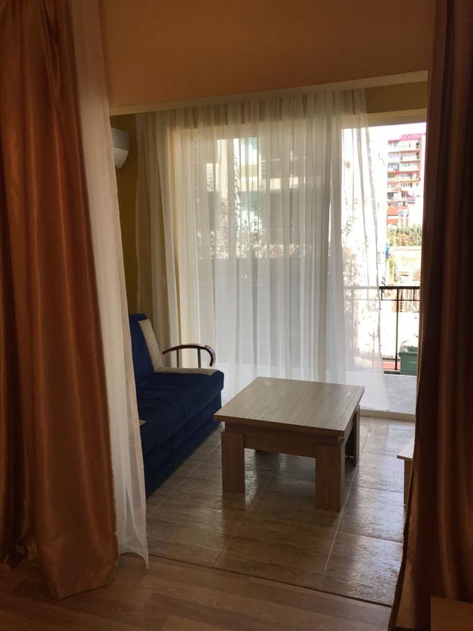 Griboedovi N.6 Appartement Batoemi Buitenkant foto