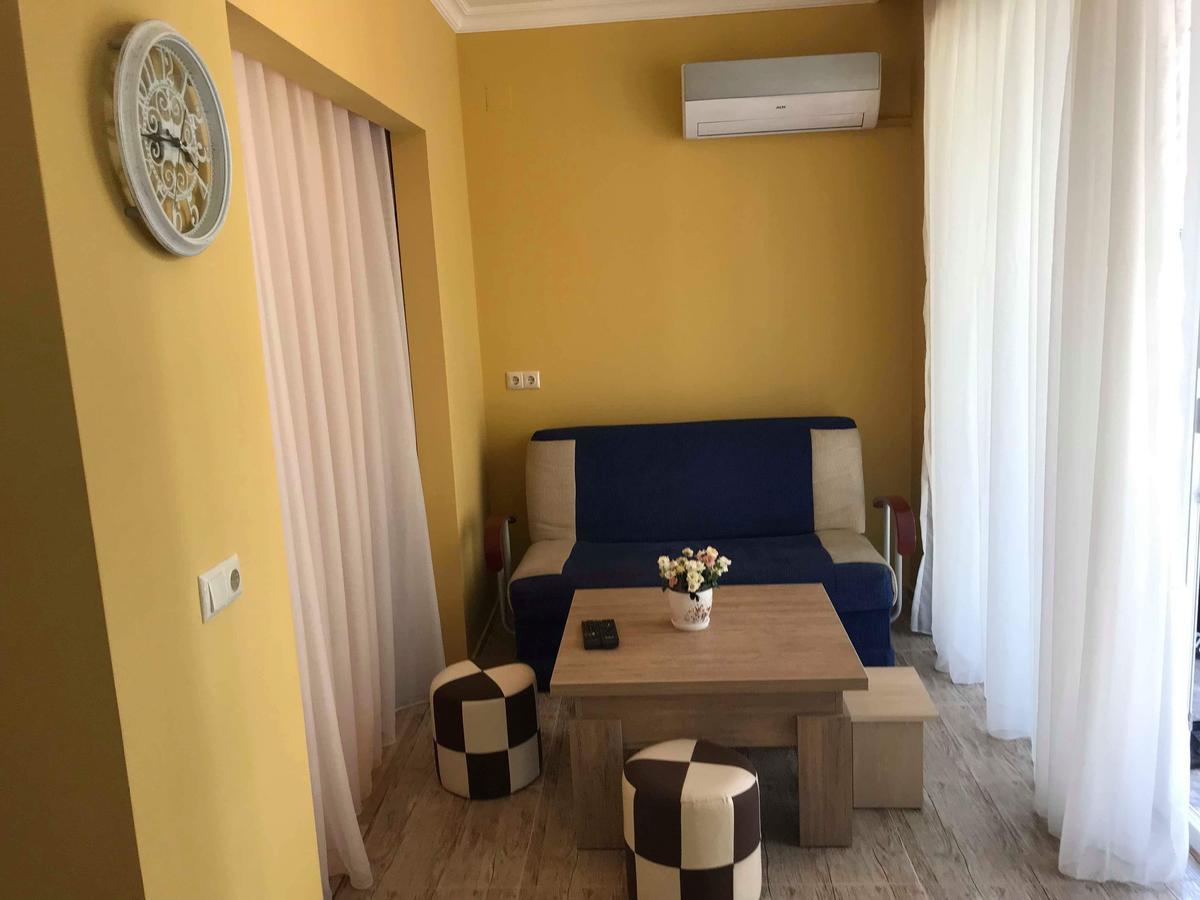 Griboedovi N.6 Appartement Batoemi Buitenkant foto